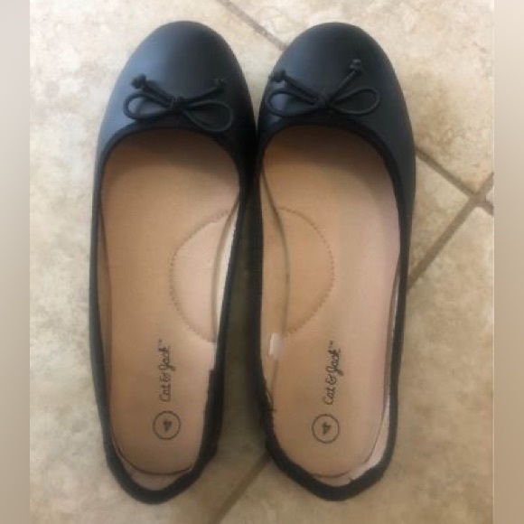 Girls Size 4 Black Ballet Style Flats - Picture 3 of 3